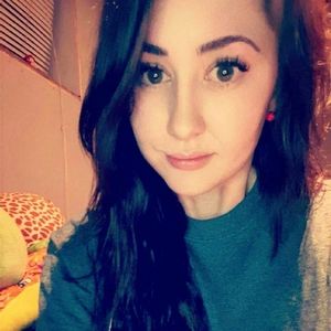 Meet your Posher, Courtney